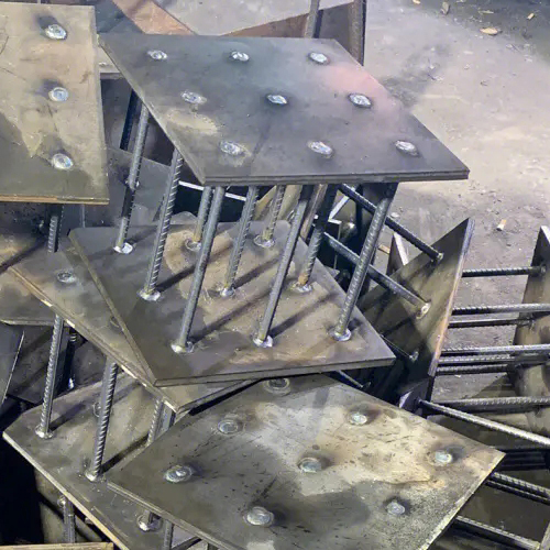 在确定定西预埋件位置时，需要考虑以下几点